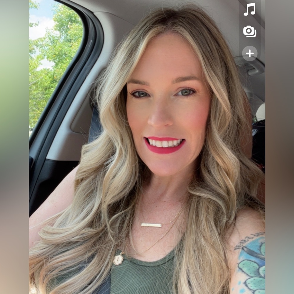 Meet your Posher, Jennifer